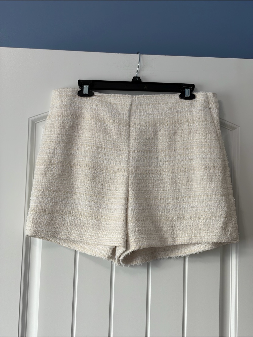 Ann Taylor Cream Tweed dress shorts size 10